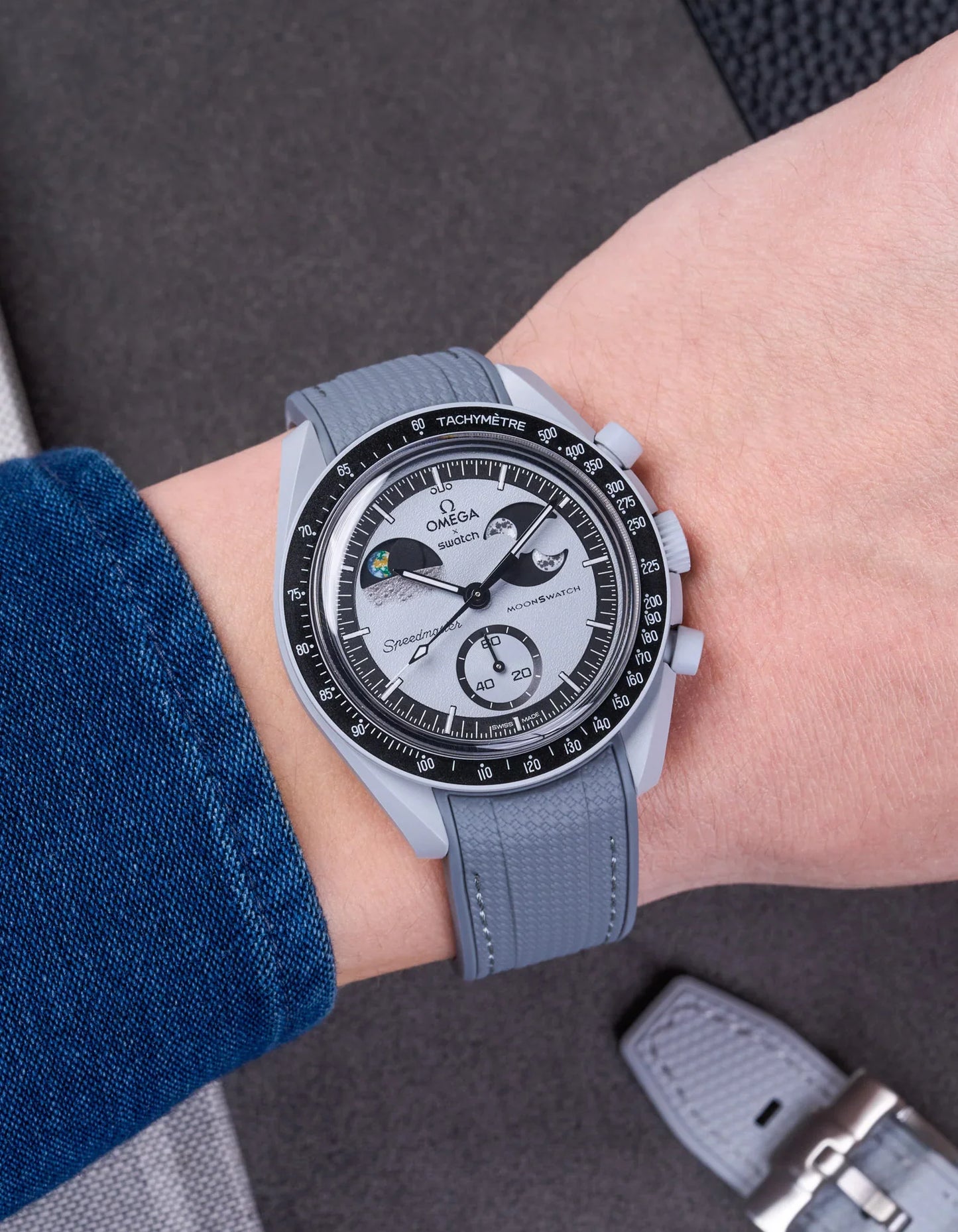 BRACELET MOONSWATCH - MISSION TO EARTH PHASE