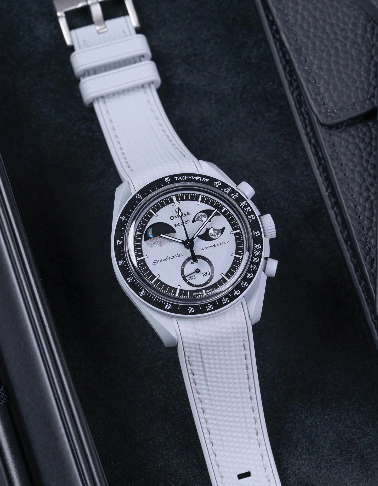 BRACELET MOONSWATCH - MISSION TO EARTH PHASE